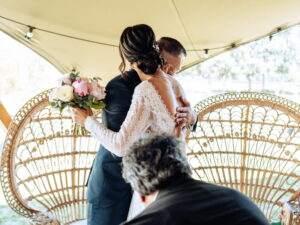 Mariés lors de leur mariage